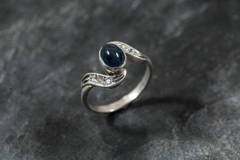 Gemstone rings for women -Natural Sapphire Ring - Blue Promise Ring - Vintage Oval Ring