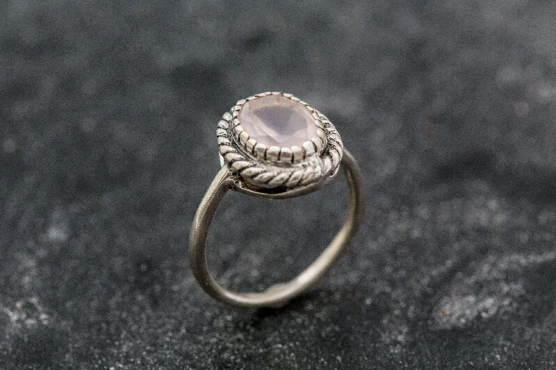 Vintage-inspired rings for women -Rose Quartz Ring - Natural Rose Quartz - Pink Oval Silver Ring