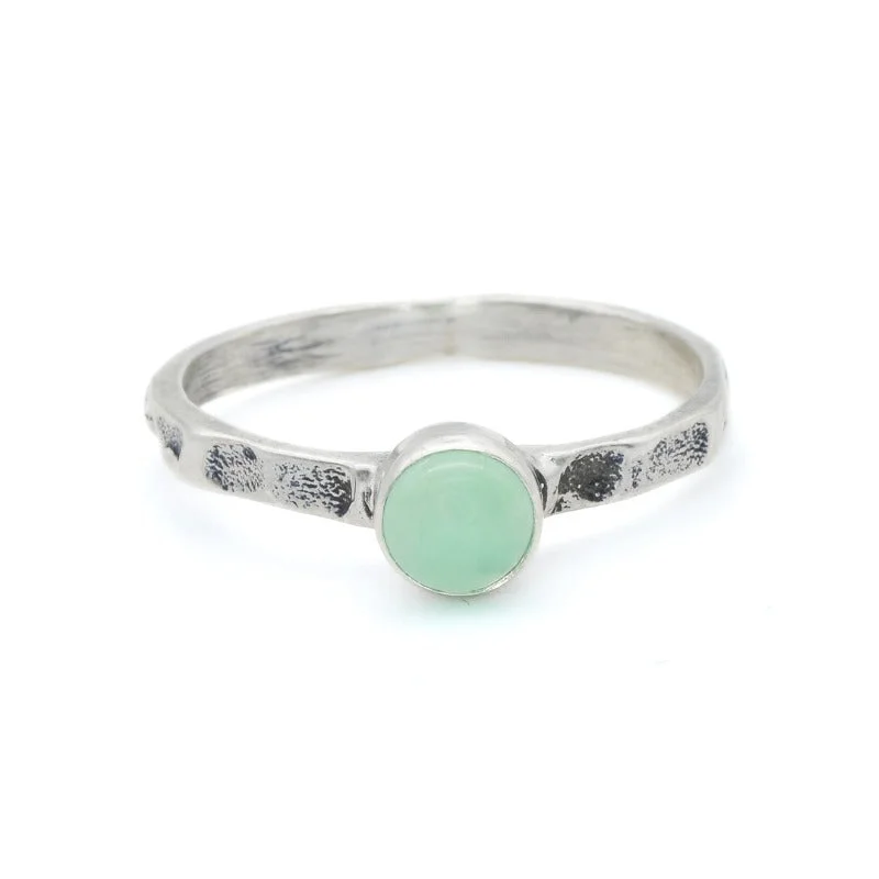 Simple gold rings for women -Chrysoprase Ring - Green Bezel Ring - Vintage Hammered Ring