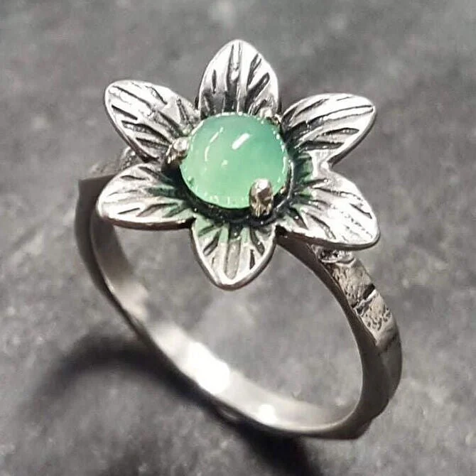 Unique promise rings for women -Green Flower Ring - Chrysoprase Ring - Vintage Solitaire Ring