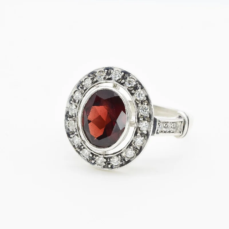 Unique rings for women -Natural Garnet Ring - Red Vintage Ring - Oval Bezel Ring