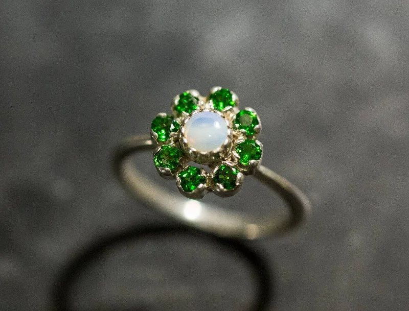 Luxury rings for women -Opal Flower Ring - Vintage Daisy Ring - October Birthstone Ring