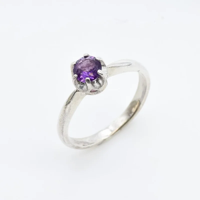 Titanium rings for women -Dark Purple Ring - Natural Amethyst Ring - Purple Solitaire Band