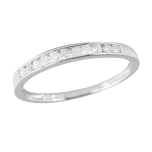 Engagement rings with twisted bands for women -10KW 0.20CTW DIAMOND BAND [CHANNEL SET ROUNDS]