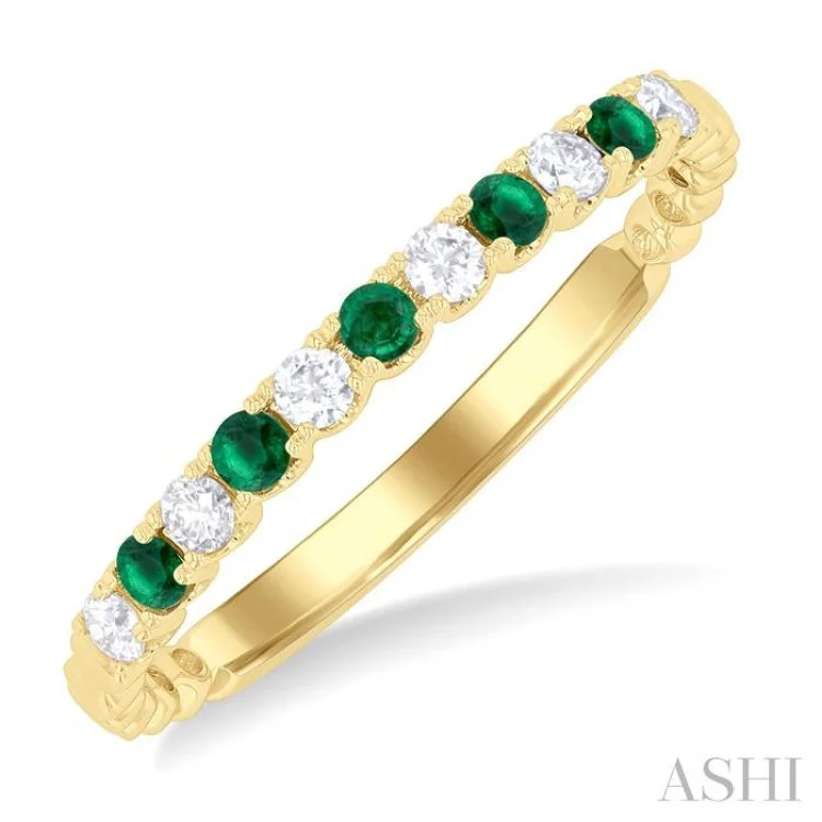 Custom-designed engagement rings for women -1.75 MM Emerald and 1/6 ctw Round Cut Diamond Precious Wedding Band in 14K Yellow Gold