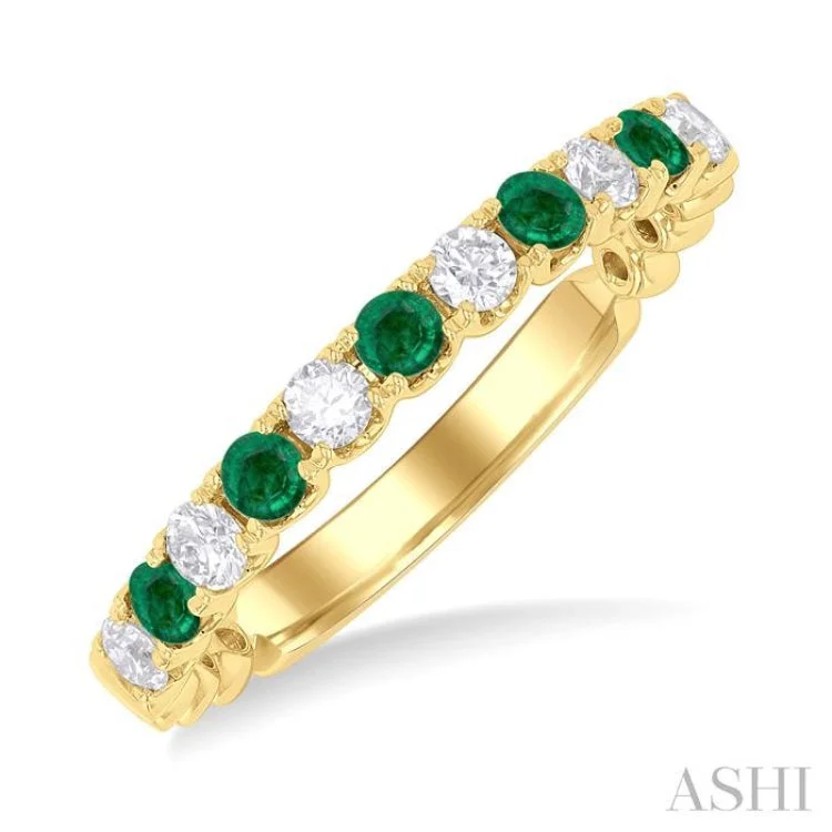 Engagement rings with white diamonds for women -2.25 MM Emerald and 1/4 ctw Round Cut Diamond Precious Wedding Band in 14K Yellow Gold