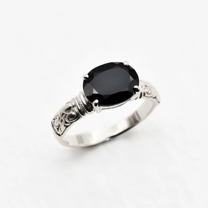 Modern gold rings for women -Tribal Onyx Ring - Black Boho Ring - Horizontal Oval Ring