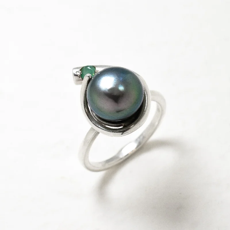 Stackable gemstone rings for women -Teardrop Pearl Ring - Natural Pearl Ring - Vintage Pearl Ring