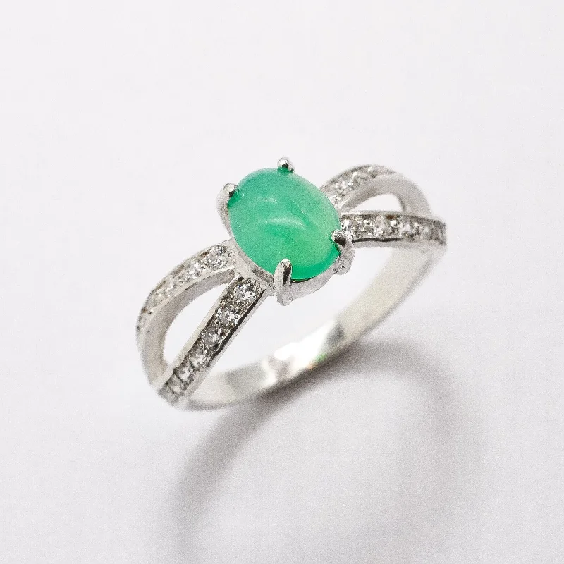 Wedding bands for women -Elegant Chrysoprase Ring - Green Promise Ring - Vintage Split Shank Ring