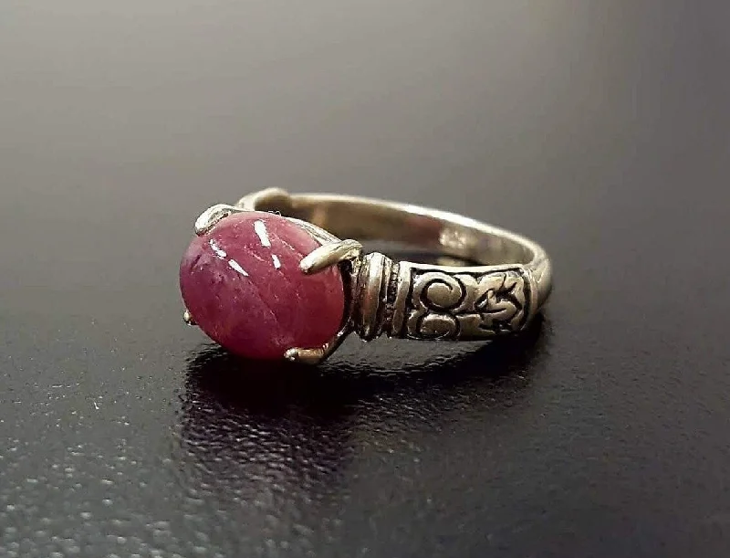 Round-cut rings for women -Ruby Boho Ring - Natural Ruby Ring - Solitaire Red Ring